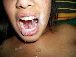 Esposa gosta de esporrada na boca